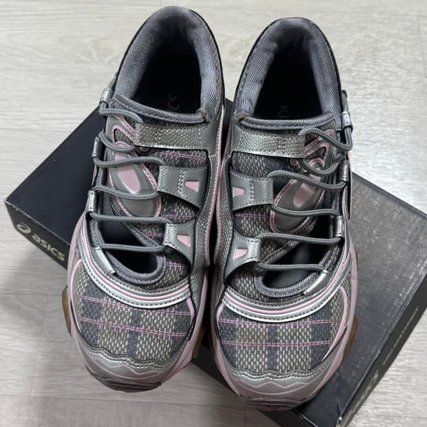 아식스 키코 코스타디노브 히스테릭글래머 젤퀀텀 코튼캔디 240