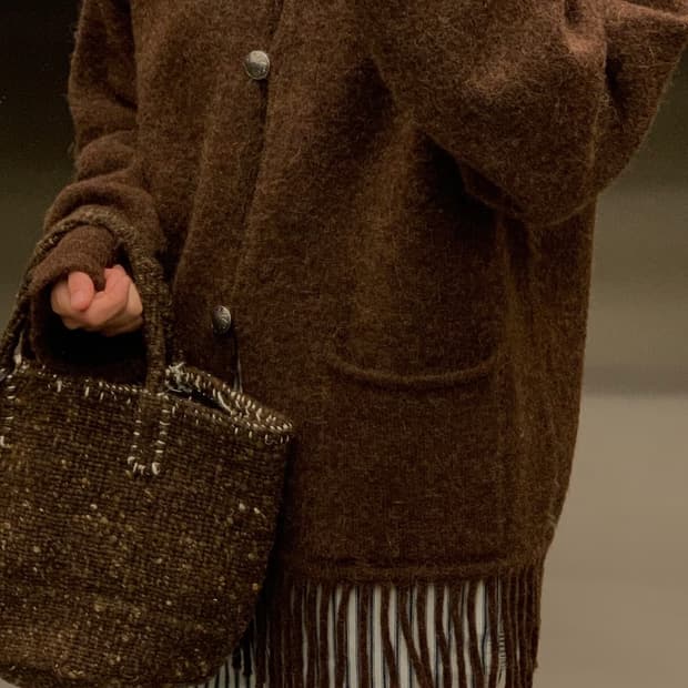 얼바닉30 리가토니 가디건 브라운 판매해요