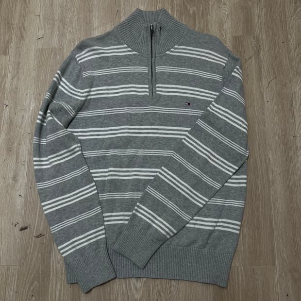 타미힐피거 여성 미니플래그 스트라이프 코튼 반집업 니트 S/90
