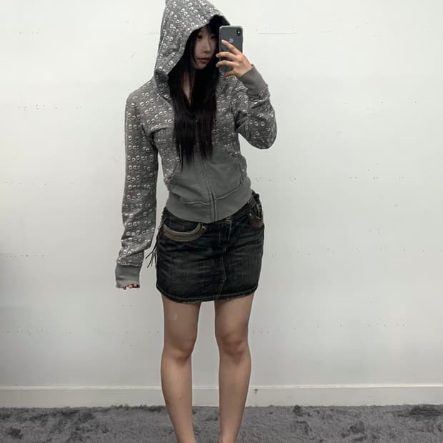 로우 자수 패치 데미지 흑청 스커트