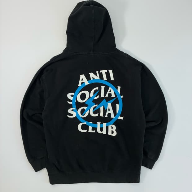 안티소셜소셜클럽 x 프라그먼트 후드티 