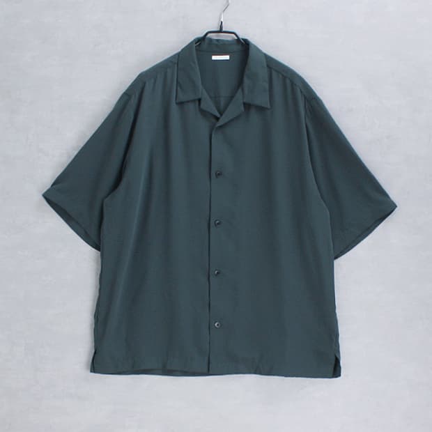 GU _ open collar shirt