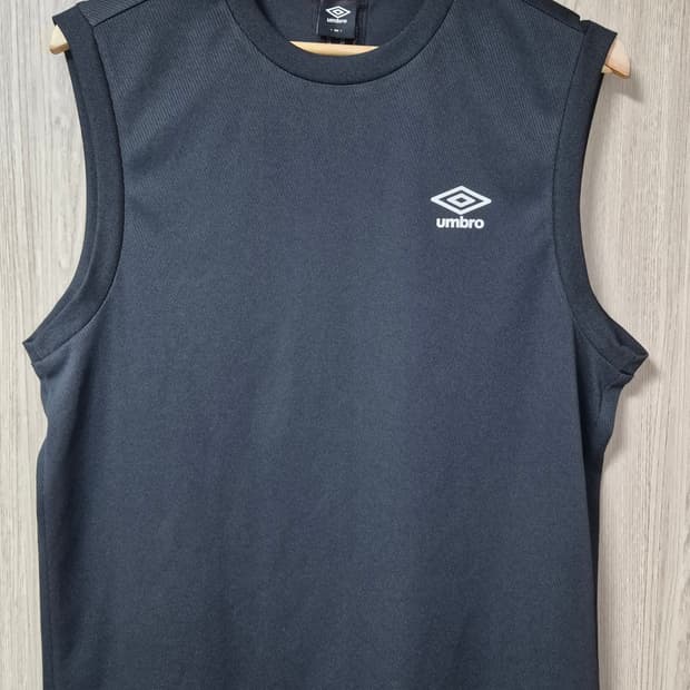 엄브로 민소매 기능성티 100