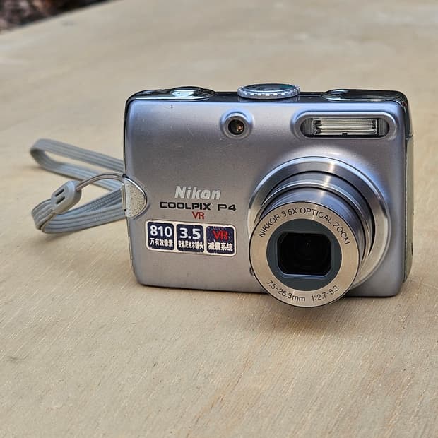 니콘 쿨픽스 P4 nikon coolpox p4 디카