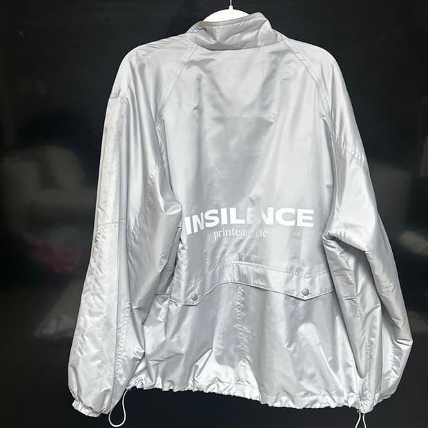 인사일런스 바람막이 자켓