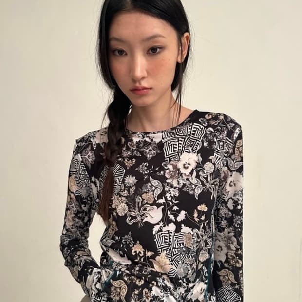 콜로신스 pansy top black