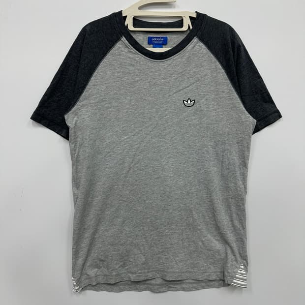 아디다스 배색 반팔