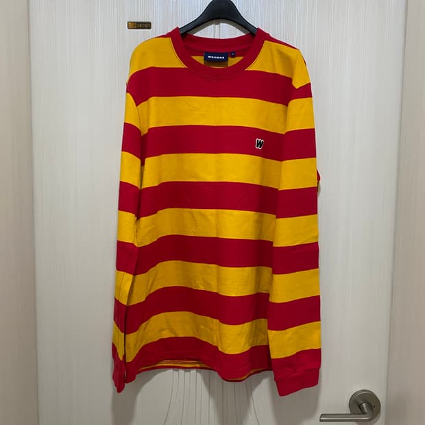 위캔더스(WKNDRS) 레드 스트라이프 긴팔티셔츠 L 