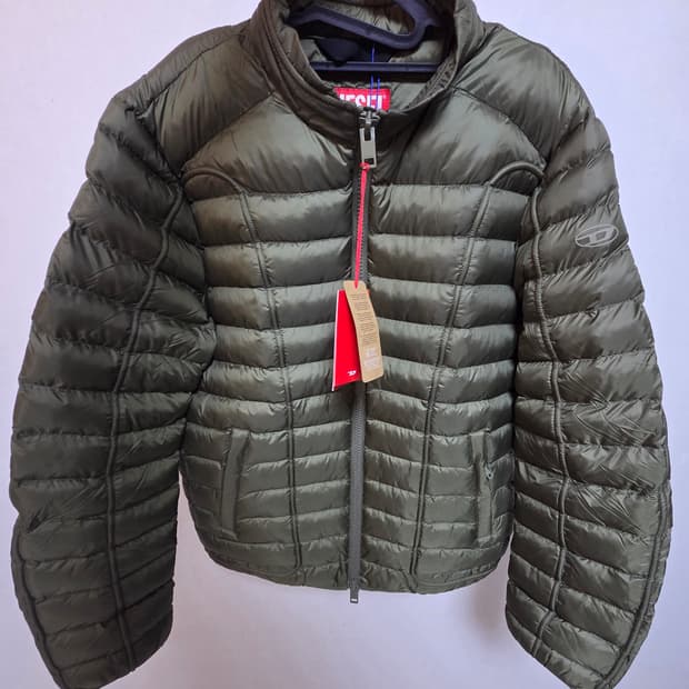 새상품) 디젤 경량패딩