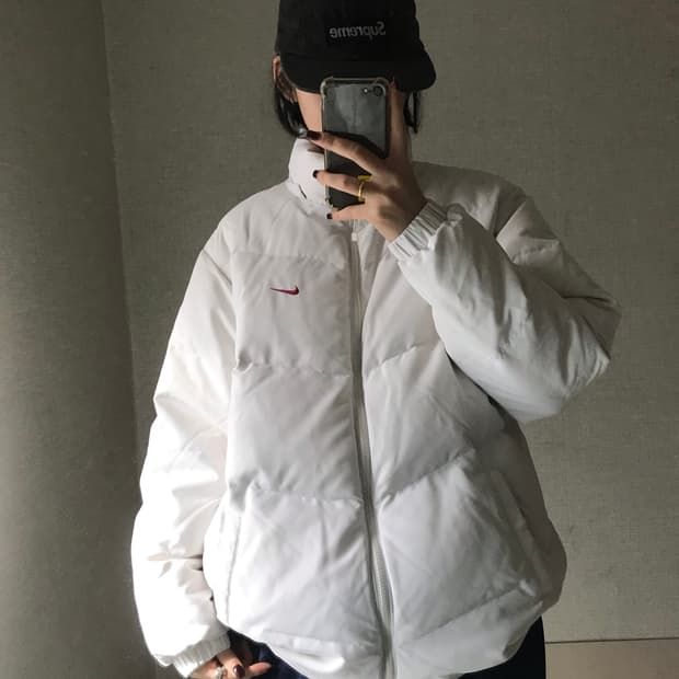 나이키 00s 뉴챔프 화이트 패딩