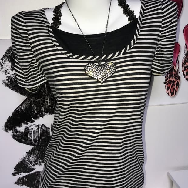 layered point t-shirt