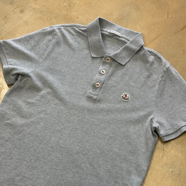 M 몽클레어 그레이 카라티셔츠