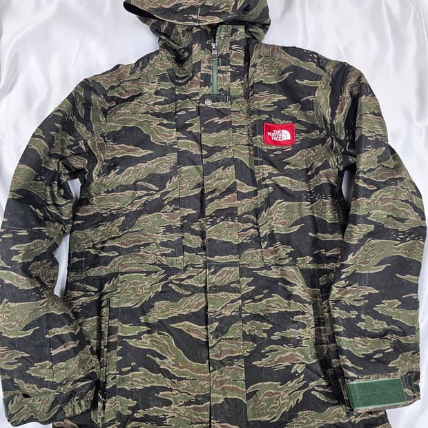 노스페이스카모자켓