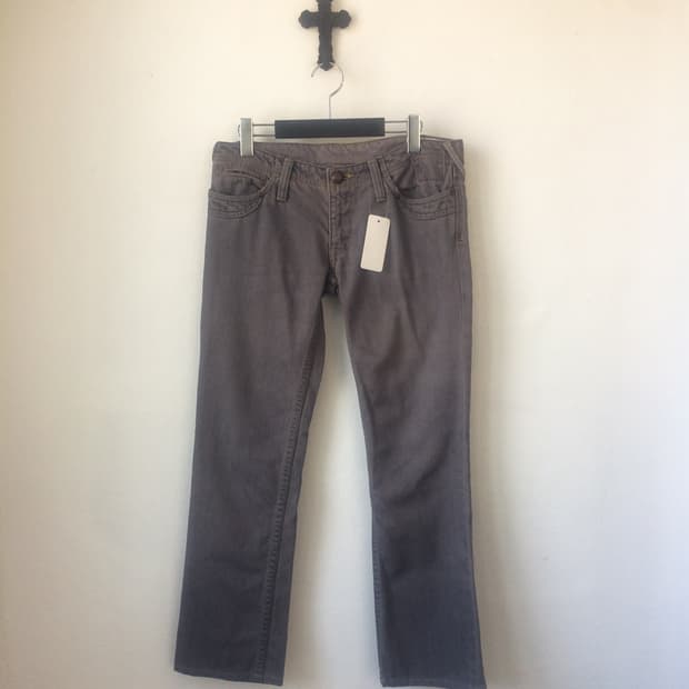Pocket needle work point pants