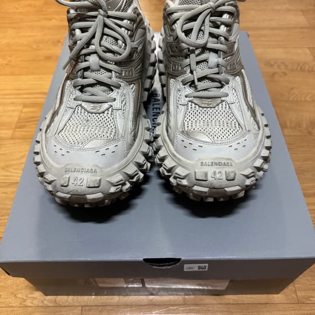 (42) 발렌시아가 디펜더 베이지