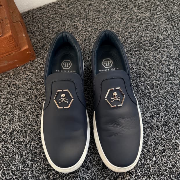 필립 플레인(Philipp Plein) 스컬 로고 슬립온 스니커즈