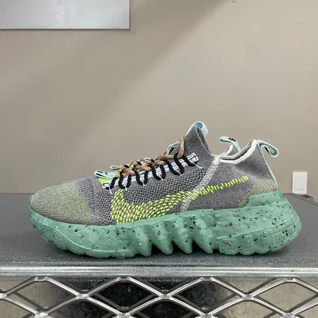 나이키 스페이스 히피 01 그레이 볼트 280