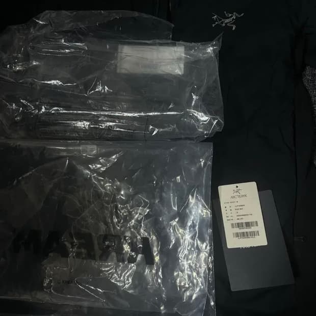 아크테릭스 아톰후디 블랙L