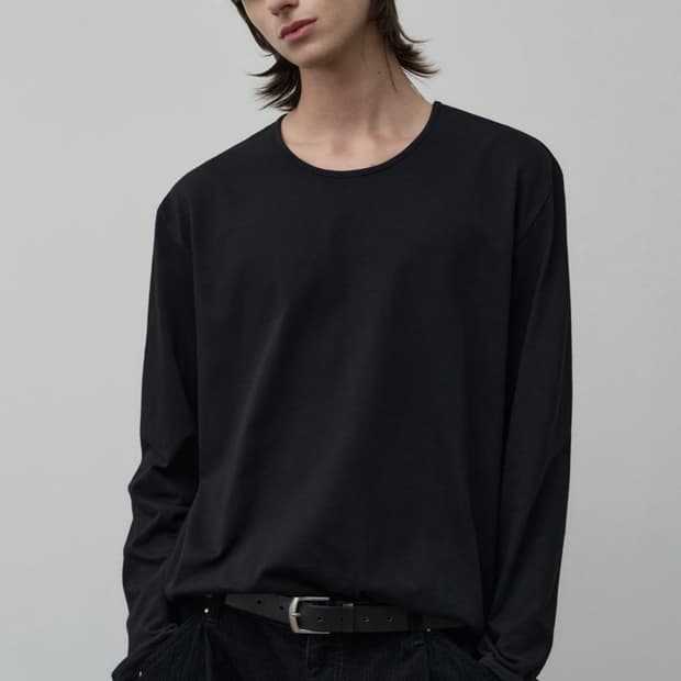 (새상품)(L) 알리스 플루이드 U넥 크롭 롱 슬리브 티셔츠 BLACK