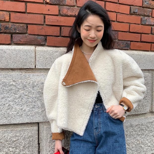 리버시블 에코퍼 크롭 하이넥 무스탕