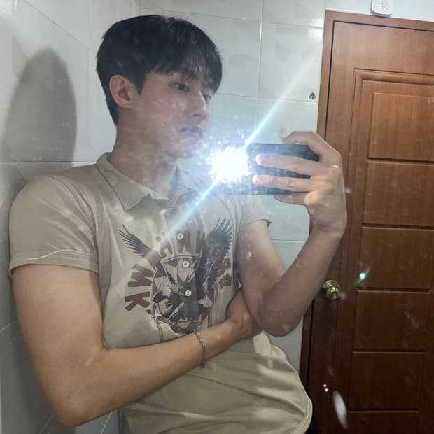 D&G 빈티지 이글 프린팅 카라티 