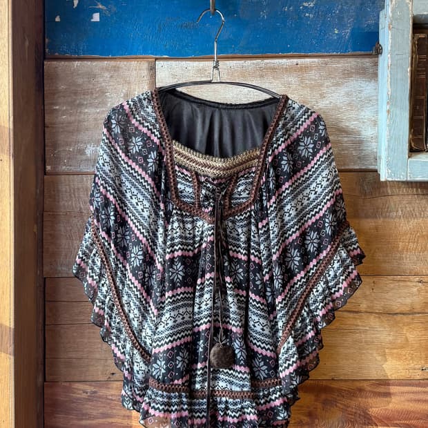 Nordic Pompom Overfit Blouse 0037