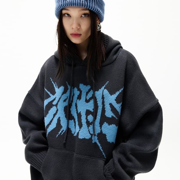 크리틱 GOTH LOGO HOOD KNIT CHARCOAL