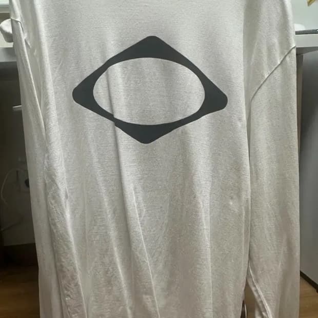 미스치프 롱슬리브