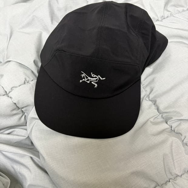 아크테릭스 감마 5 패널 캡 블랙 아크틱 실크 S-M
