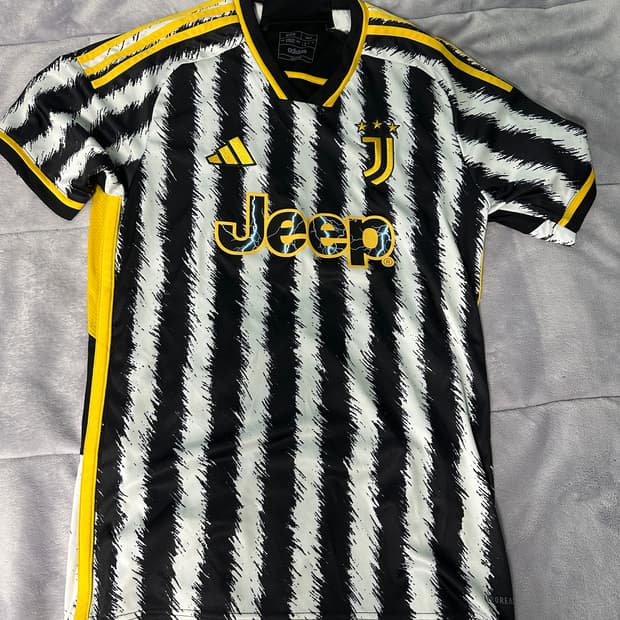 유벤투스 23-24 홈 유니폼
