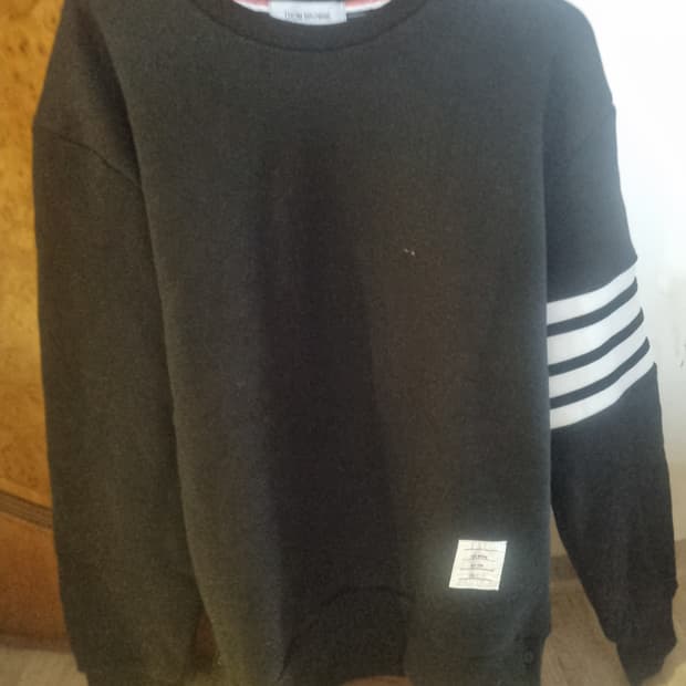 톰브라운기모 맨투맨블랙.  .  M/XL