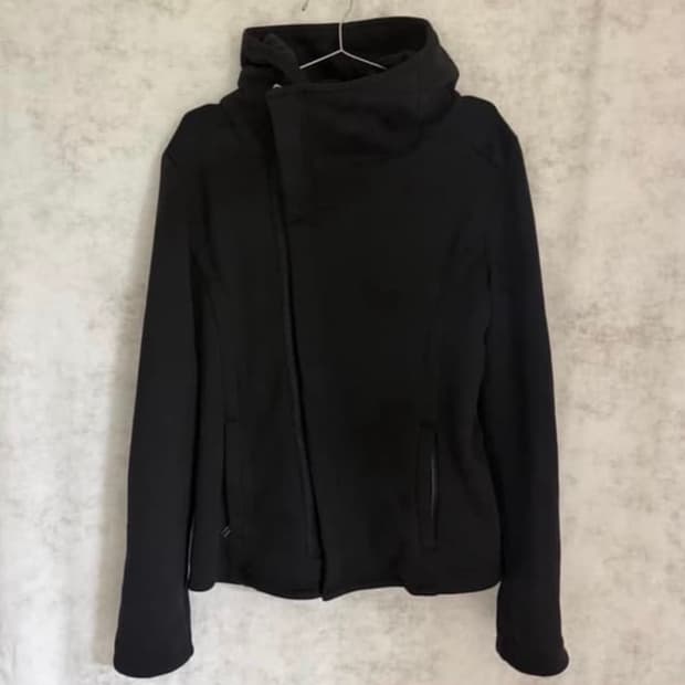 The Viridi-Anne 사선 집업