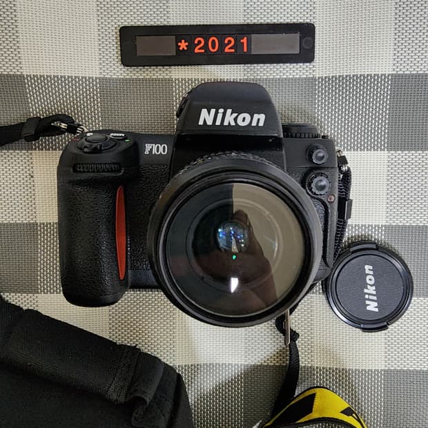 니콘 F 100 필름카메라 35-80mm 줌렌즈 가방세트