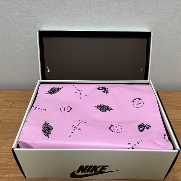 트래비스스캇 조던1 팔아요