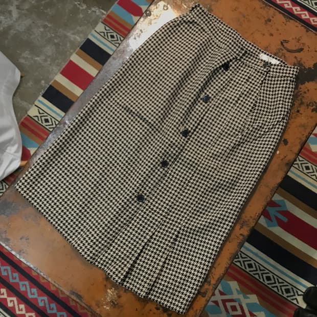 90s 발렌티노 하운드투스 패턴 버튼 미디 스커트 허리 29 사이즈 