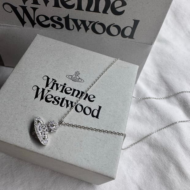 비비안웨스트우드 나르시사 실버 목걸이