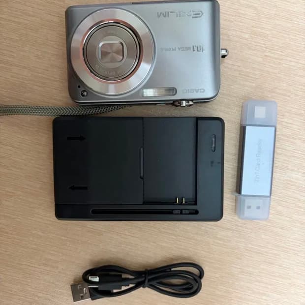 카시오 엑슬림 Casio ex-z1080 디지털카메라