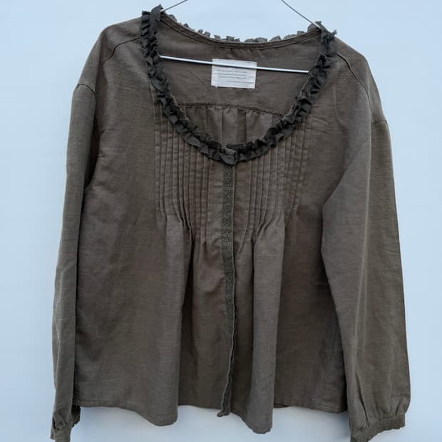 카키 블라우스 너드