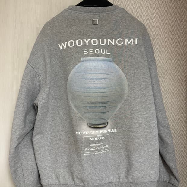 (48) 23fw 우영미 청자 백로고 맨투맨 그레이