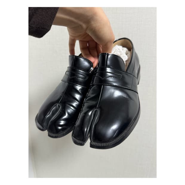 마르지엘라 타비 로퍼 여성