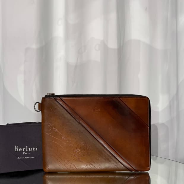 [정품] 벨루티 스크리토 레더 클러치백 GM 더스트백