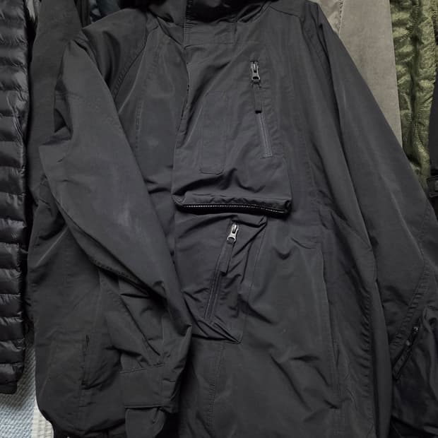 언더마이카 라이칸 팬텀블랙 1