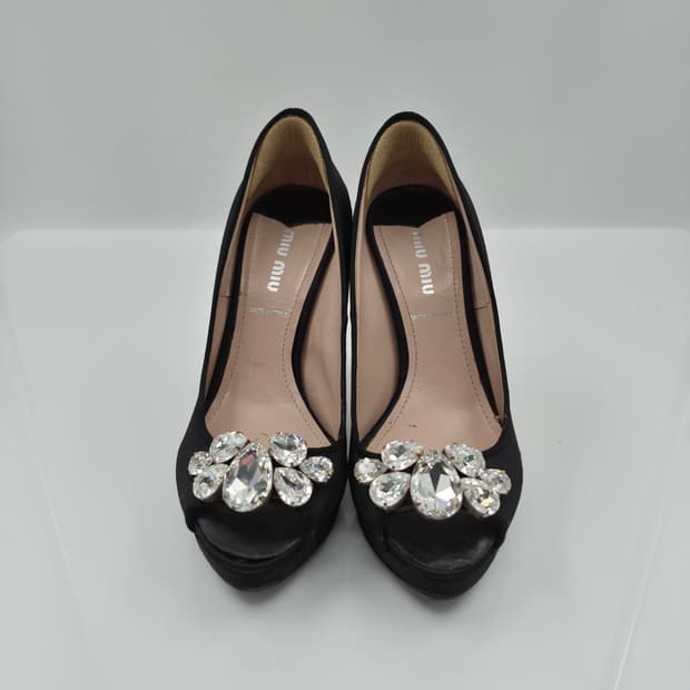 미우미우 크리스탈 블랙 사틴 오픈토 펌프스 구두