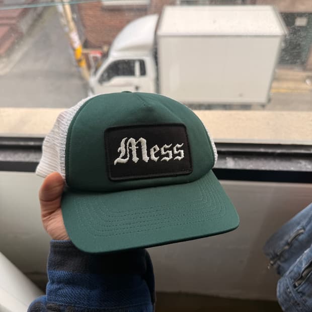 23FW 슈프림 MESS 트러커 캡