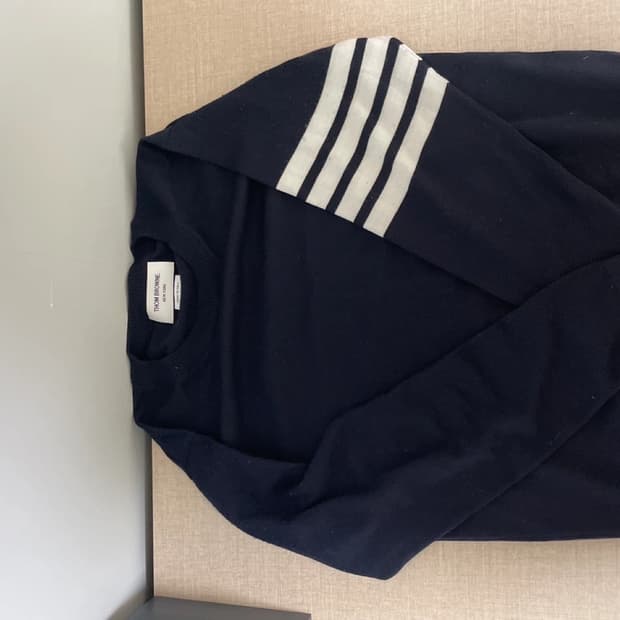 (새상품)26ss 톰브라운 메리노울 니트 1사이즈 팝니다