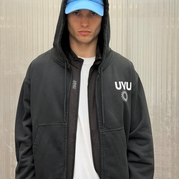 UVU 인시그니아 지퍼 후드 블랙 s사이즈 (한국m)