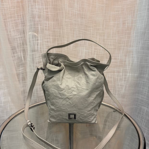 정품 루즈앤라운즈 가죽 토트백    