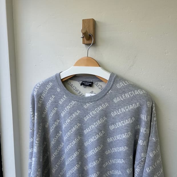 15985 - 발렌시아가 미니 올오버 로고 니트