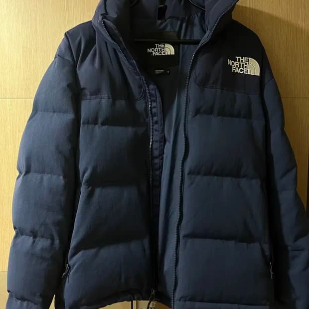 노스페이스 눕시 패딩 블루 M 팝니다