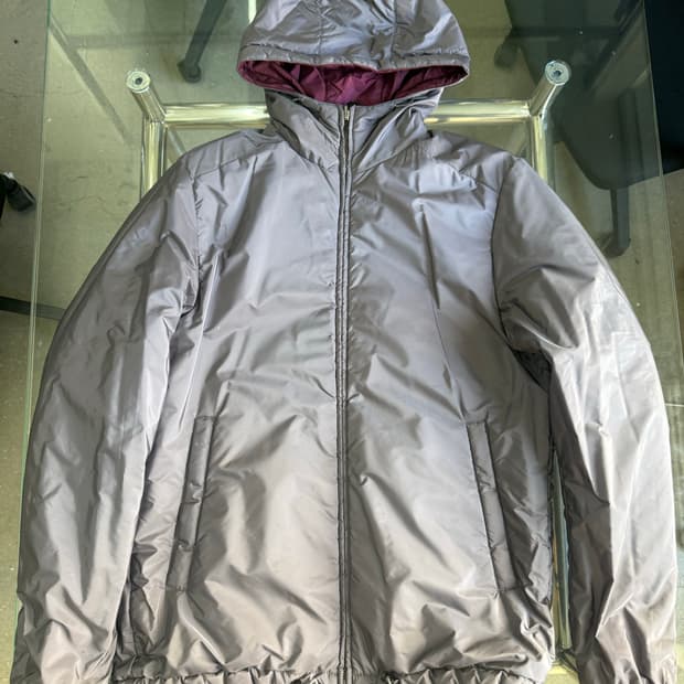 프라다 리버시블 패딩